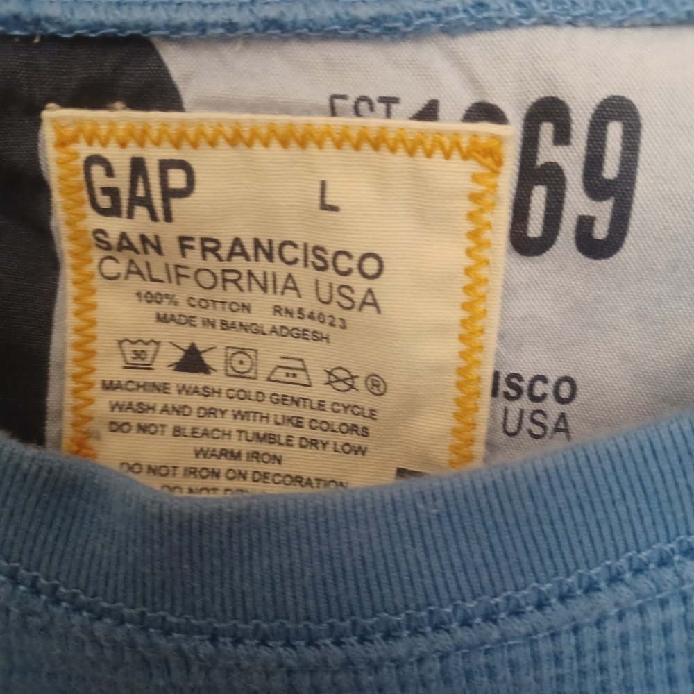 Gap - Picture 2 of 3